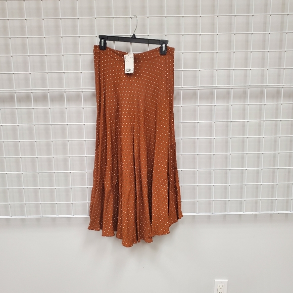 H&M Dresses & Skirts - H&M Skirt